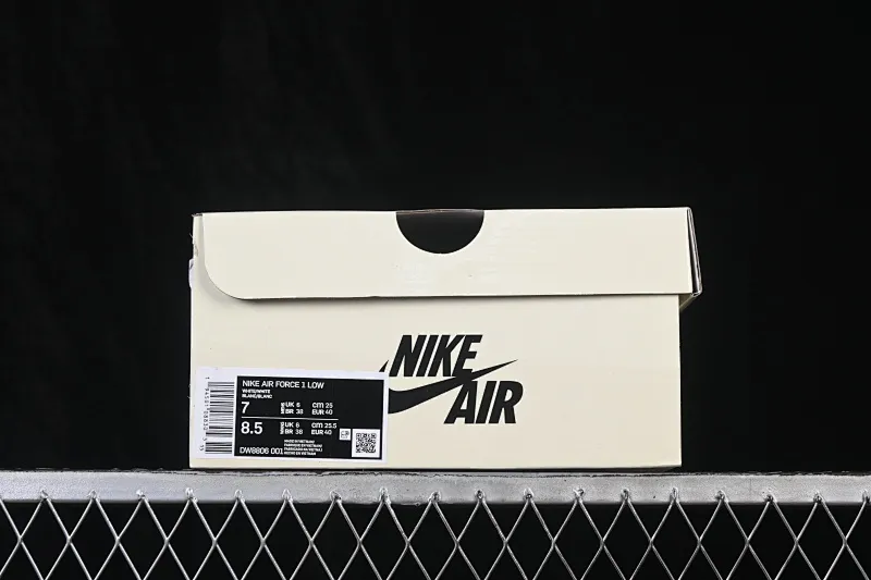 All Categories Nk Air Force 1 Air Force Series Nk Air Force 1 Low Air Force Low Nike Air Force 1'07 Low Beige White Black Contrast Color Air Force One Low Casual Sneakers DW8806-001